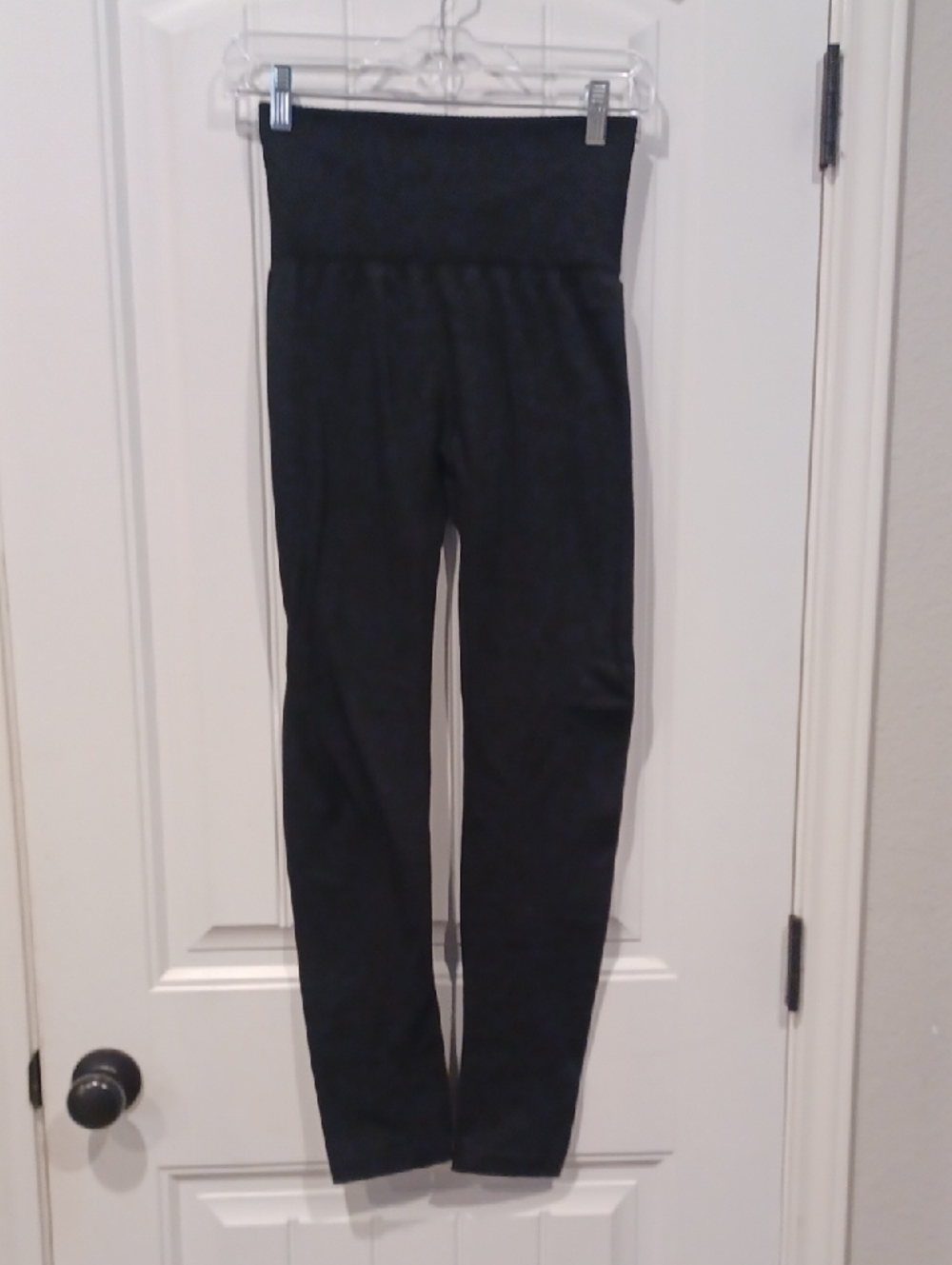 Chances R Black High-Waist Active Leggings.